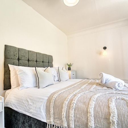 Host & Stay - Chester House Retreat คิดเดอร์มินสเตอร์ ภายนอก รูปภาพ