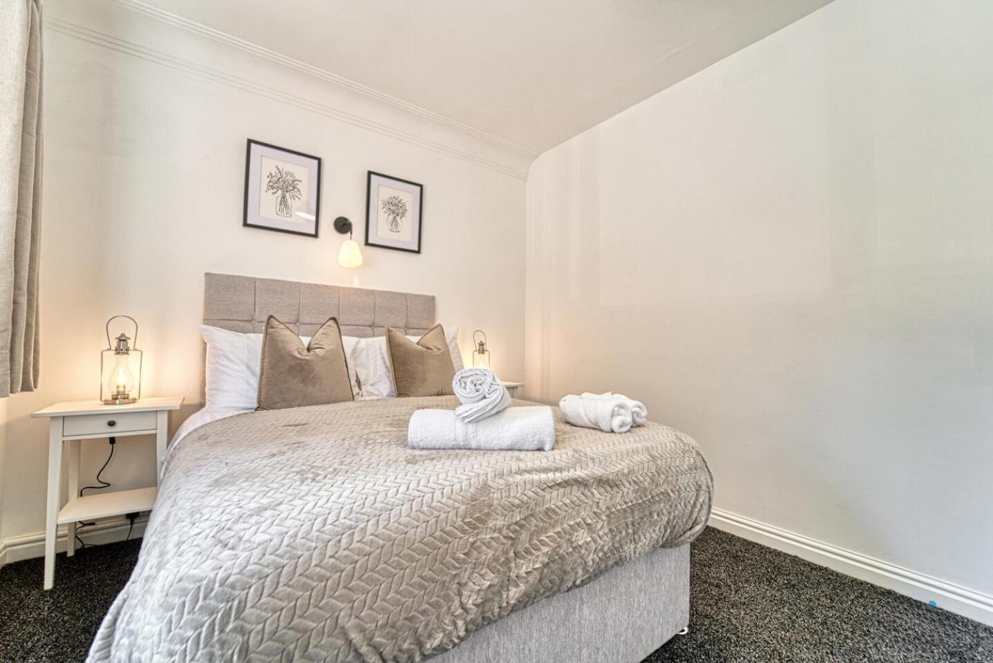 Host & Stay - Chester House Retreat คิดเดอร์มินสเตอร์ ภายนอก รูปภาพ