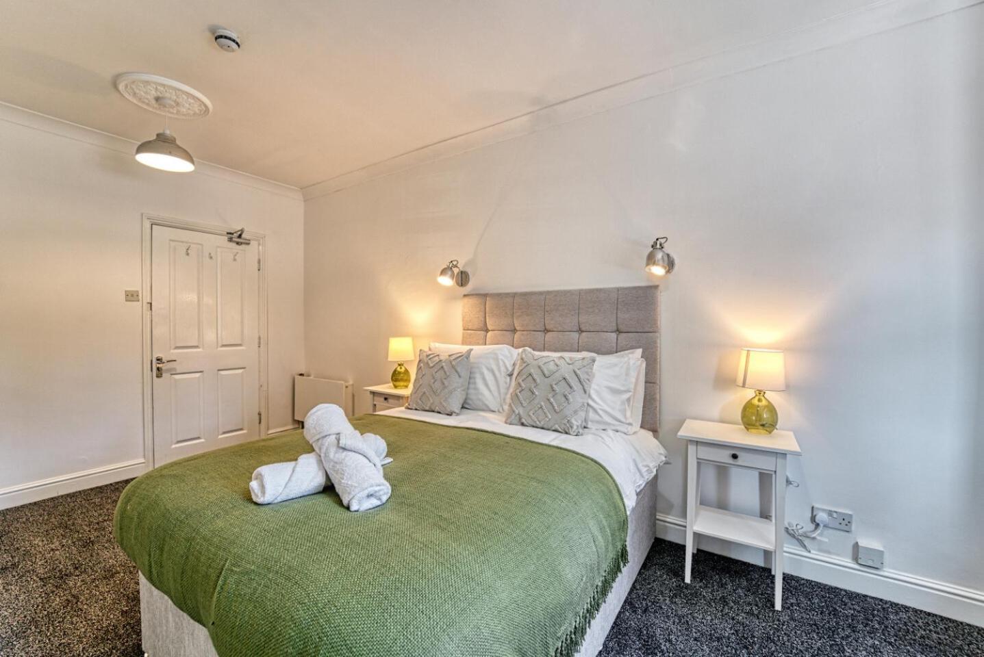 Host & Stay - Chester House Retreat คิดเดอร์มินสเตอร์ ภายนอก รูปภาพ